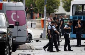 თურქეთში მანქანა ბომბზე აფეთქდა - 7 ადამიანი დაიღუპა, 10 დაშავდა თურქეთში მანქანა ბომბზე აფეთქდა - 7 ადამიანი დაიღუპა, 10 დაშავდა