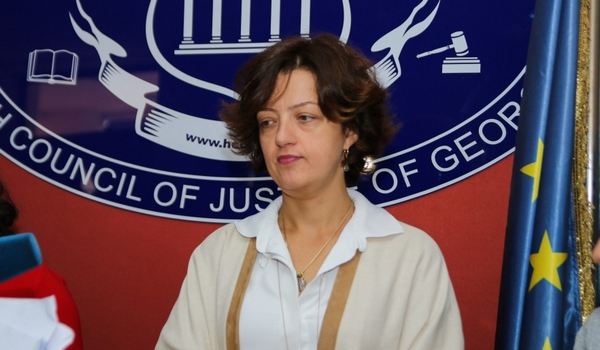 თამარ ალანიას ოჯახმა მოქალაქეს ქონება გამოსძალა