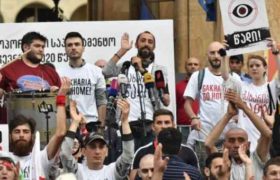 "გადავდივართ პარტიზანულ ქმედებებზე" - გახარიას გადადგომის მოთხოვნით აქციები ხვალიდან შეწყდება