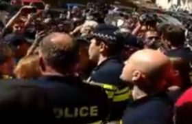 ვითარება პარლამენტთან უკიდურესად დაიძაბა 