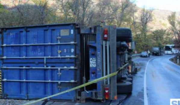 ასპინძაში ტრაილერი გადატრიალდა - დაღუპულია 30 წლამდე მამაკაცი