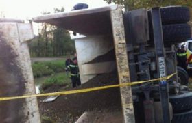 ჭალადიდთან სატვირთო ამოტრიალდა