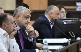 "თაღლითები მოიკითხეთ თქვენთან” - მამუკა ხაზარაძე პროკურორმა გააბრაზა