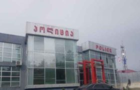 იზა ქავთარაშვილი შოთა ჭიჭიაშვილის ქელეხიდან გამოსულ 2 ადამიანს მანქანით დაეჯახა