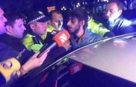 პოლიციელებმა ნასვამი პირი პარლამენტის მიმდებარე ტერიტორიიდან გაიყვანეს