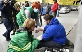 „ქართული ოცნების“ ოფისთან ორი ადამიანი დაშავდა