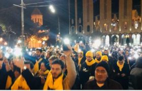 ”ჩამოყალიბდეს დროებითი მთავრობა!” - რას ითხოვენ აქციაზე რუსთაველზე