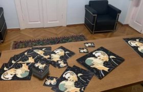 ივანიშვილის და პუტინის კოცნა - პლაკატები ხვალ პარლამენტის წინ რკინის ჯებირებზე გაიკვრება