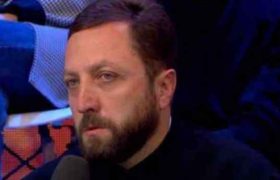 "ჩემი შვილი თავის მეგობრებთან ერთად ავარიის შემდეგ ცოცხლად ჩაიწვა, 19 წლის ბავშვები, ჩვენი შვილები...." - მამა აბრაამი