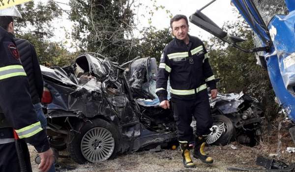 ქობულეთთან მანქანა ტრაილერს შეასკდა - 4 ადამიანი დაიღუპა - მანქანიდან გადავარდნილი 3 წლის ბავშვი კლინიკაში გადაიყვანეს