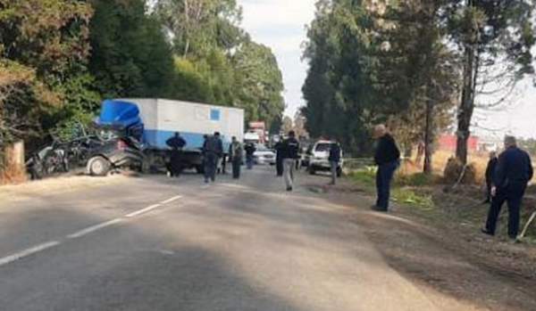 ქობულეთთან მანქანა ტრაილერს შეასკდა - 4 ადამიანი დაიღუპა - მანქანიდან გადავარდნილი 3 წლის ბავშვი კლინიკაში გადაიყვანეს