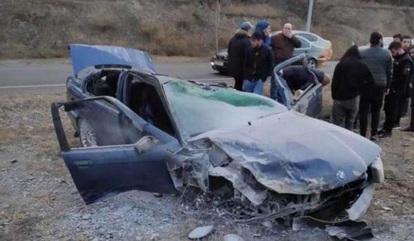 ფონიჭალაში 2 მანქანა დაეჯახა ერთმანეთს - 2 ადამიანი დაშავდა