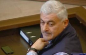 ილია ჯიშკარიანი - ”ცრუ ბრალდებაზე კომენტარებს არ ვაკეთებ” - სასამართლო 11 დეკემბრამდე გადაიდო