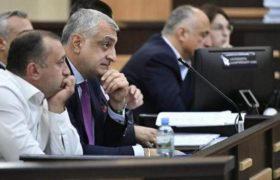 ხაზარაძე - ”ველოდები, გახარიას პროკურატურაში როდის დაიბარებენ” ხაზარაძე - ”ველოდები, გახარიას პროკურატურაში როდის დაიბარებენ”