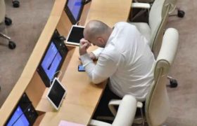 პარლამენტის კომიტეტმა ნიკა მელიასთვის სადეპუტატო უფლებამოსილების შეწყვეტის საკითხს მხარი ერთხმად დაუჭირა