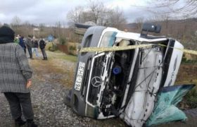 ზუგდიდთან სამარშრუტო ტაქსი ამოყირავდა - რამდენიმე ადამიანი დაშავდა