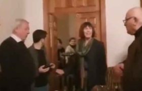 ელიზაბეთ რუდიმ გურიაში, კალანდაზე "სულიკო"და " "მივალ გურიაში მარა" იმღერა - ვიდეო