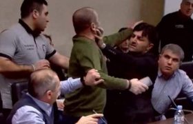 ლევან ხაბეიშვილის ცემისთვის "ოცნების" დეპუტატებს, ალექსანდრე ხუჯაძეს, ავთანდილ ცინცაძეს და თარაშ შურღაიას, ბრალი წარედგინათ ლევან ხაბეიშვილის ცემისთვის "ოცნების" დეპუტატებს, ალექსანდრე ხუჯაძეს, ავთანდილ ცინცაძეს და თარაშ შურღაიას, ბრალი წარედგინათ