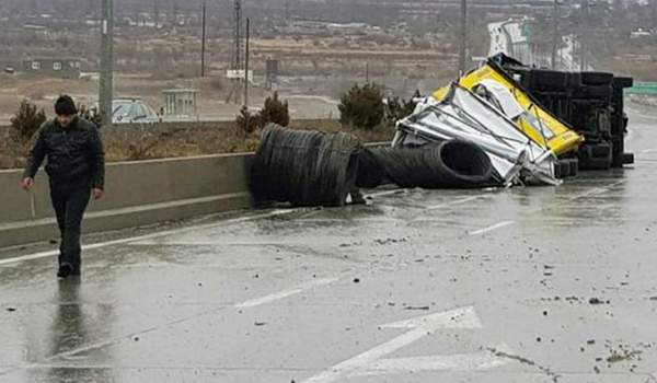 გორთან ტრაილერი ამოტრიალდა