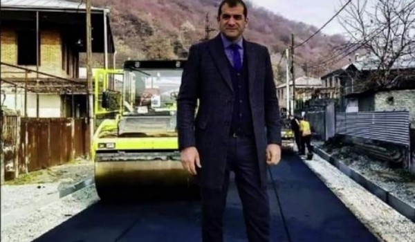 "ლაგოდეხის მერმა სამუშაო პროცესს ვერ მიუსწრო და ფოტოშოპით ჩაასმევინა თავი თანამშრომლებს"