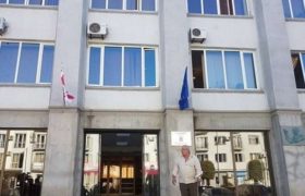 ზუგდიდის მერია სასაჩუქრედ ხორცსაკეპებს შეიძენს