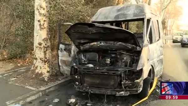 თბილისში პსპ-ს მიკროავტობუსი დაიწვა