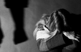 ცოლს მოკვლით ემუქრებოდა, მცირეწლოვან შვილზე კი ფიზიკურად ძალადობდა - ოჯახური ძალადობა ბათუმში ცოლს მოკვლით ემუქრებოდა, მცირეწლოვან შვილზე კი ფიზიკურად ძალადობდა - ოჯახური ძალადობა ბათუმში