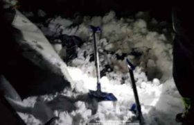 სტეფანწმინდაში ზვავმა მანქანა ხევში გადააგდო - რუსი ქალი დაიღუპა, 2 ადამიანი გადარჩა