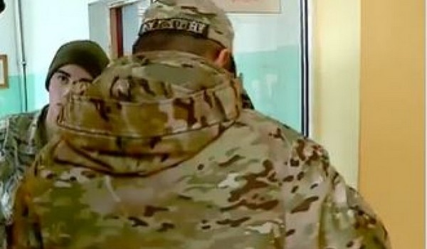 "ჯარისკაცები ხალხის წინააღმდეგ არ წავლენ" - სამხედროებს ტელევიზორები ჩამოართვეს?