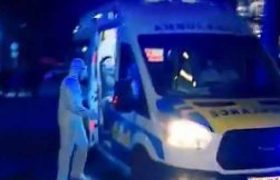 პარიზიდან ჩამოსულმა მგზავრებმა, რომლებიც კარანტინში გადაჰყავდათ, მანქანის ფანჯრები წიხლებით ჩაამსხვრიეს