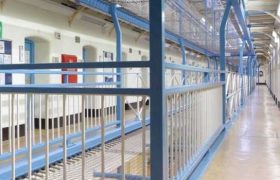 კორონავირუსის უკონტროლო გავრცელების გამო საფრანგეთმა 6000-ზე მეტი პატიმარი ციხიდან გაათავისუფლა კორონავირუსის უკონტროლო გავრცელების გამო საფრანგეთმა 6000-ზე მეტი პატიმარი ციხიდან გაათავისუფლა