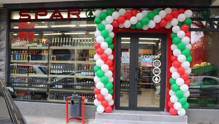 "სპარის" თანამშრომლები ღამით მაღაზიების საწყობებში იძინებენ