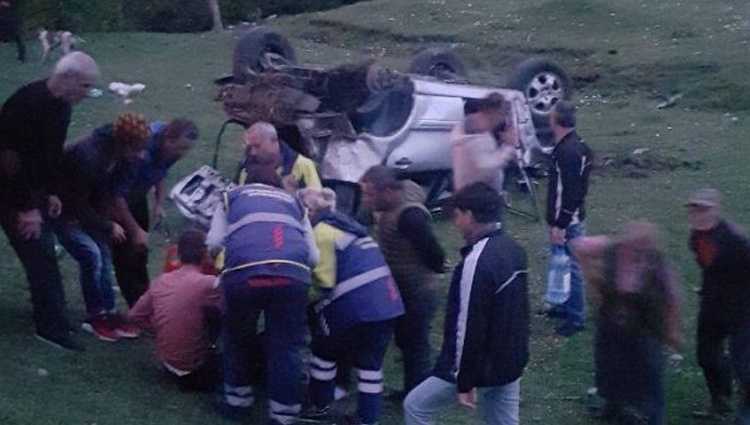 წყალტუბოში მანქანა გზიდან გადავარდა და ბოძს დაეჯახა