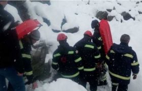 დარიალის ხეობაში თხევადი აირის გადამტანი სატვირთო გზიდან გადავარდა დარიალის ხეობაში თხევადი აირის გადამტანი სატვირთო გზიდან გადავარდა