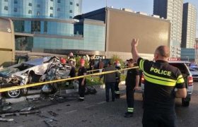 ბათუმში ბმვ 3 მანქანას დაეჯახა