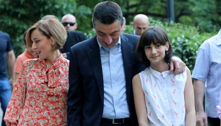 გახარია მზიურის გახსნაზე ცოლ-შვილთან ერთად მივიდა