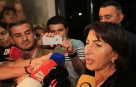 თამარ აბესაძე - "ავთანდილ ბილანიშვილმა დაამტკიცა, რომ თეთრპერანგიანი მამაკაცი ის არ არის" თამარ აბესაძე - "ავთანდილ ბილანიშვილმა დაამტკიცა, რომ თეთრპერანგიანი მამაკაცი ის არ არის"