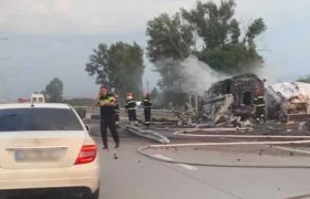 რუისთან მისაბმელიან მანქანას ცეცხლი გაუჩნდა რუისთან მისაბმელიან მანქანას ცეცხლი გაუჩნდა