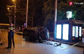 გმირთა მოედანზე მანქანა მოტოციკლს დაეჯახა - მოტოციკლეტისტი დაიღუპა