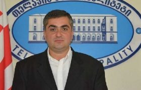 "ცოლს და შვილებს პისტოლეტით მოკვლით დაემუქრა" - პოლიციამ "ოცნების" დეპუტატი მიხეილ გრემელაშვილი დააკავა "ცოლს და შვილებს პისტოლეტით მოკვლით დაემუქრა" - პოლიციამ "ოცნების" დეპუტატი მიხეილ გრემელაშვილი დააკავა