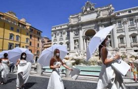 რომში პატარძლების საპროტესტო აქცია გაიმართა რომში პატარძლების საპროტესტო აქცია გაიმართა