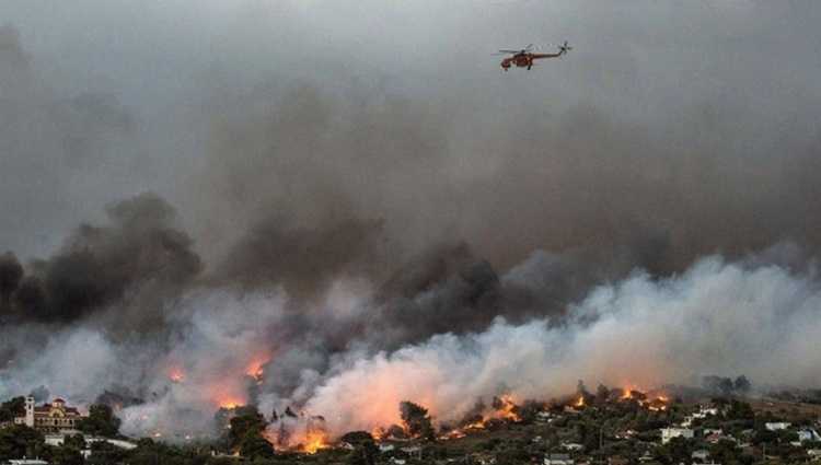 საბერძნეთში ხანძარს მესამე დღეა, ვერ აქრობენ