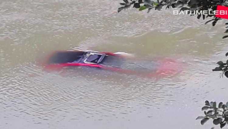 მდინარე აჭარისწყალში მანქანა გადავარდა