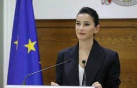 პარიზის და მიუნხენის რეისებით ჩამოსული ტურისტები საქართველოში კარანტინის გარეშე შემოვიდნენ პარიზის და მიუნხენის რეისებით ჩამოსული ტურისტები საქართველოში კარანტინის გარეშე შემოვიდნენ