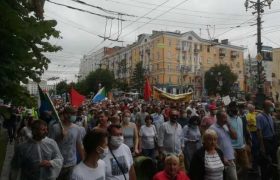 რუსეთი პუტინის გარეშე - ხაბაროვსკის მიტინგზე ათასობით ადამიანი შეიკრიბა რუსეთი პუტინის გარეშე - ხაბაროვსკის მიტინგზე ათასობით ადამიანი შეიკრიბა