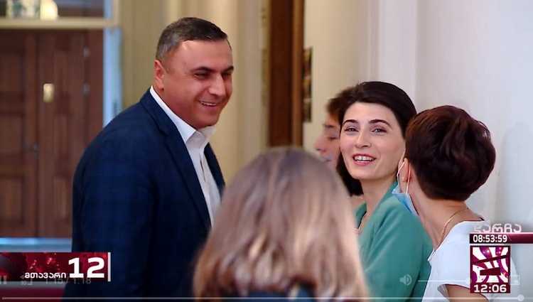"თუ დაიხურებით, იმაზეც თანახმა ვართ" - მათიკაშვილმა მთავარ არხს დაბადების დღე მიულოცა
