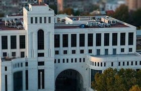 სომხეთმა დაბომბა განჯის აეროპორტი, რომელიც საქართველოდან 38 კმ-შია