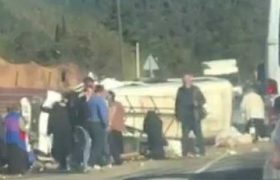 ბორითთან მიკროავტობუსი ამობრუნდა - 2 ადამიანი დაშავდა ბორითთან მიკროავტობუსი ამობრუნდა - 2 ადამიანი დაშავდა