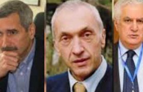 "რა სამი მუშკეტერი?! დიუმა ალბათ საფლავში ბრუნავს!" - გია ხუხაშვილმა გამყრელიძე, ცერცვაძე და იმნაძე გააკრიტიკა "რა სამი მუშკეტერი?! დიუმა ალბათ საფლავში ბრუნავს!" - გია ხუხაშვილმა გამყრელიძე, ცერცვაძე და იმნაძე გააკრიტიკა