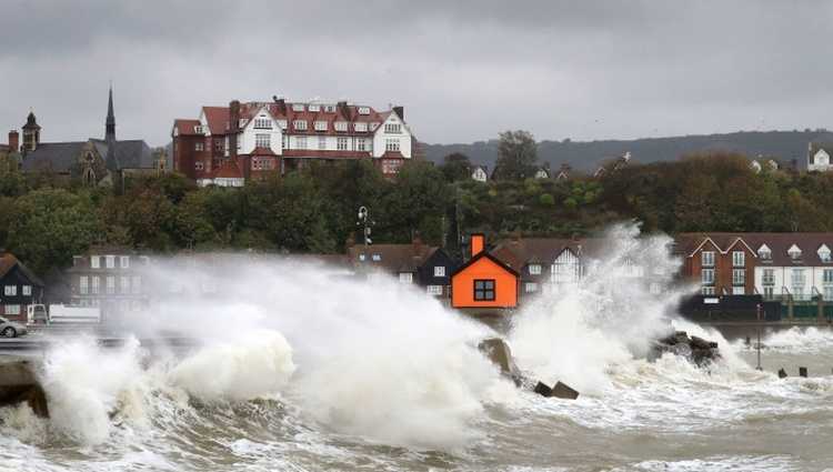 საფრანგეთში განგაშის წითელი დონე გამოცხადდა - 8 ადამიანს ეძებენ